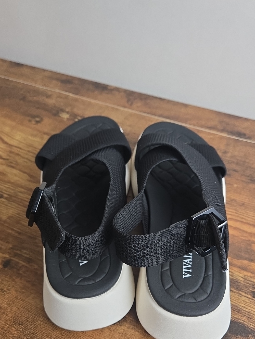 VIVAIA Kara AdaptAll Sport Black Knit Sandals Sz 8 /39 Walking Shoes Lightweight - Picture 5 of 8